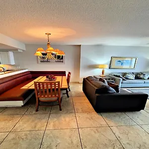 Apartment 2 Bedroom Direct Oceanfront Wyndham Ocean Walk - Daytona Funland 2226, Daytona Beach